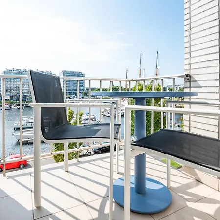 View Of The Yacht Port Apartmán *
